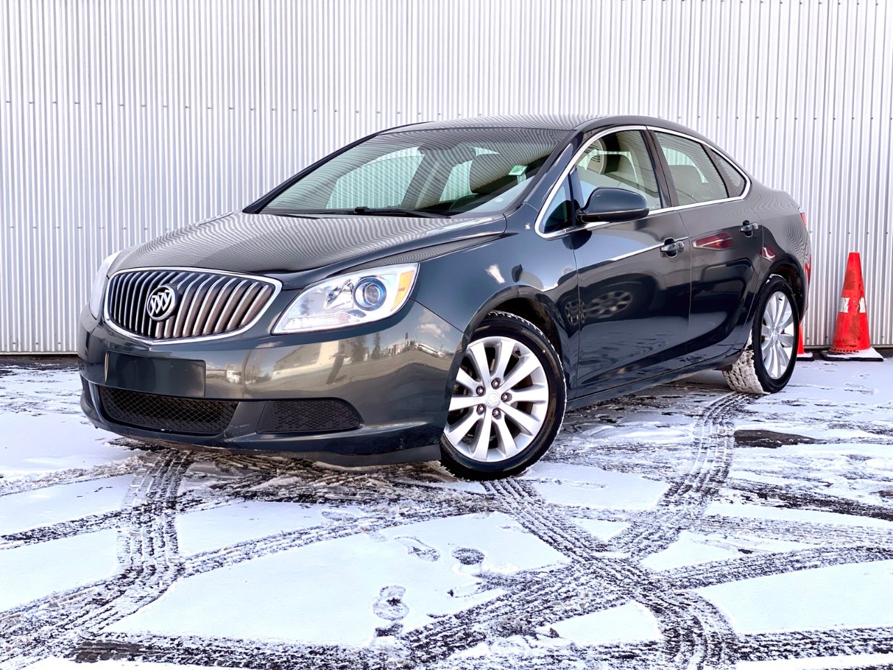 USED 2017 Buick Verano Base 4dr Sdn Base Calgary AB T2G 4P2