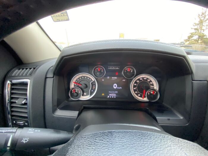 2014 Ram 1500 Laramie 4WD Crew Cab 5.7 Ft Box Laramie - Image 10