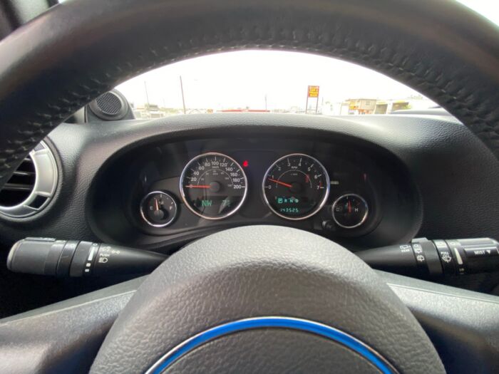2013 Jeep Wrangler Sahara 4WD 2dr Sahara - Image 8