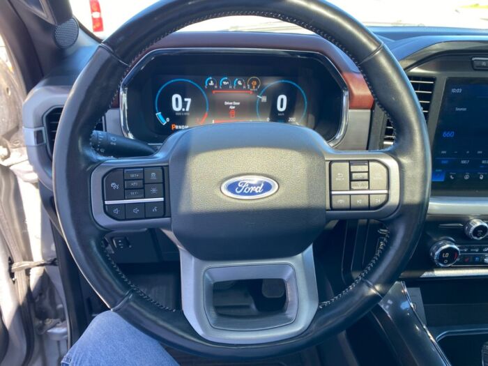 2021 Ford F-150 Lariat LARIAT 4WD SuperCrew 5.5' Box - Image 6