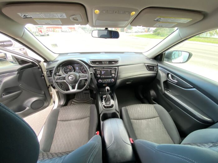 2017 Nissan Rogue SV AWD 4dr SV - Image 4