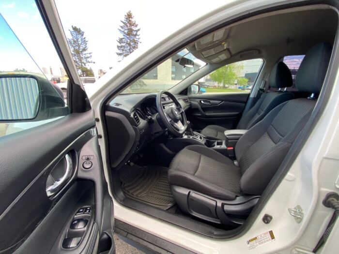 2017 Nissan Rogue SV AWD 4dr SV - Image 7