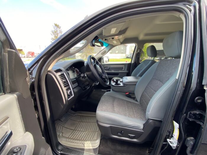 2018 Ram 1500 SLT SLT 4x4 Crew Cab 5'7" Box - Image 6