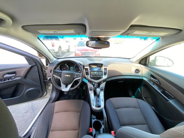 2015 Chevrolet Cruze 1LT 1 LT WITH BACKUP CAMERA - Image 4