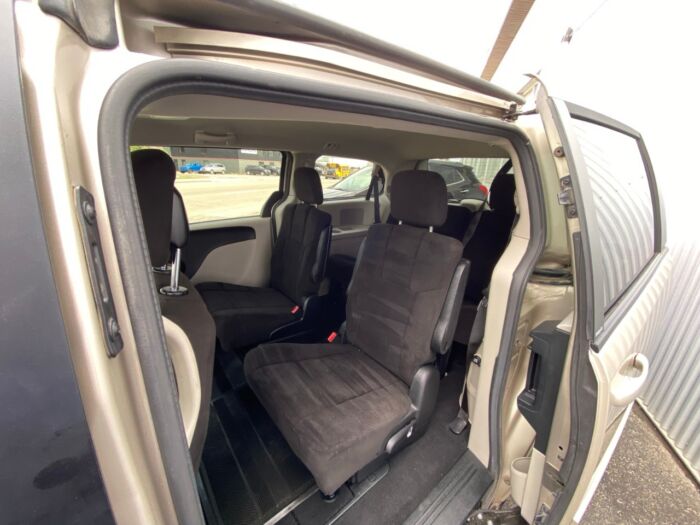 2012 Dodge Grand Caravan SXT 4dr Wgn SXT - Image 4