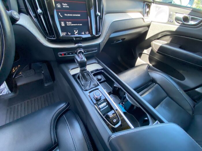 2019 Volvo XC60 Inscription T6 AWD Inscription - Image 10