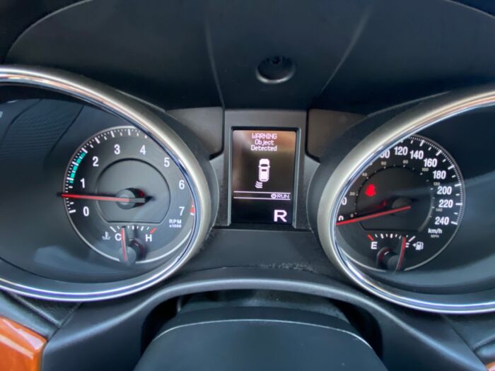 2011 Jeep Grand Cherokee Overland 4WD 4dr Overland - Image 12