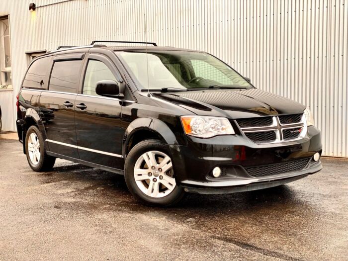 2018 Dodge Grand Caravan Crew Plus Crew Plus 2WD - Image 2