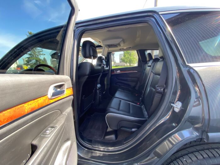 2011 Jeep Grand Cherokee Overland 4WD 4dr Overland - Image 7