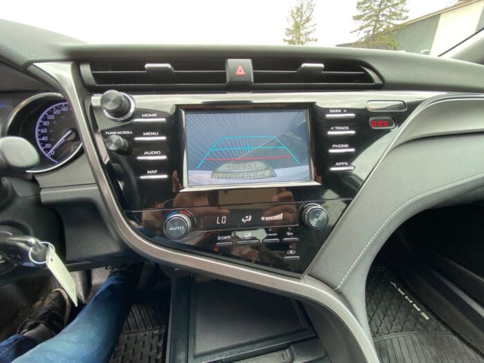 2020 Toyota Camry SE SE Auto - Image 5