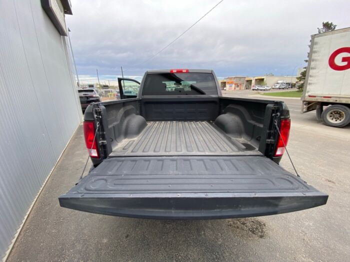 2021 Ram 1500 Classic Express Express 4x4 Crew Cab 5'7" Box - Image 10