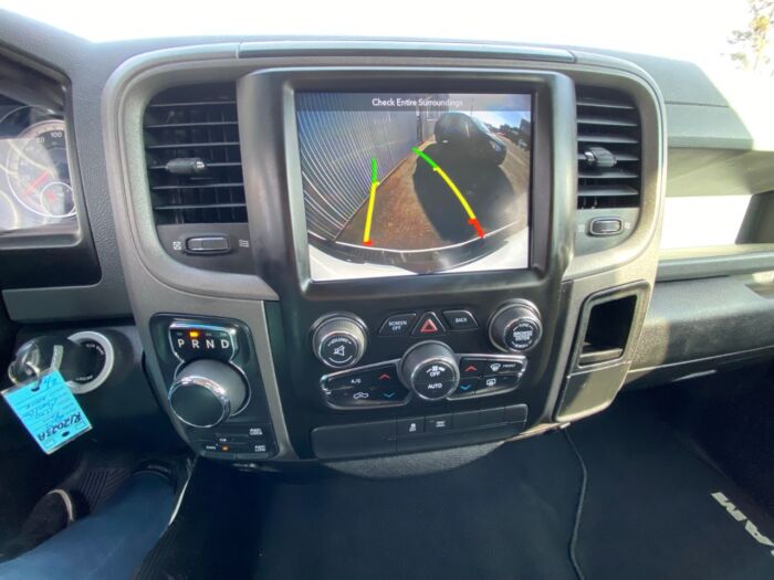 2019 Ram 1500 Classic Express Express 4x4 Crew Cab w/  BACKUP CAMERA - Image 7