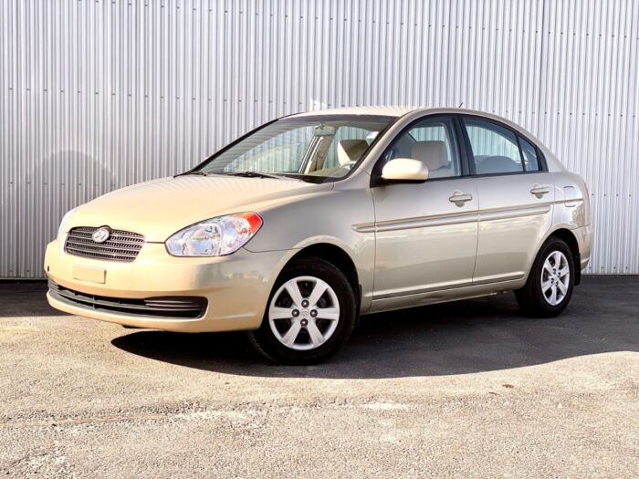 USED 2010 Hyundai Accent GL 4dr Sdn Auto GL Calgary AB T2G 4P2