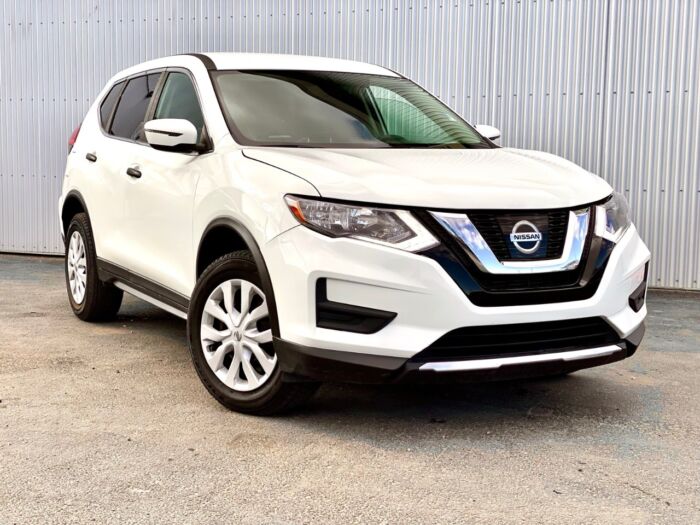 2017 Nissan Rogue SV AWD 4dr SV - Image 2