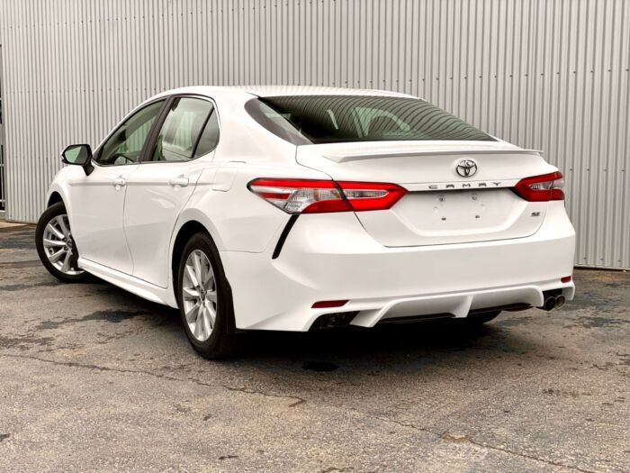 2020 Toyota Camry SE SE Auto - Image 3