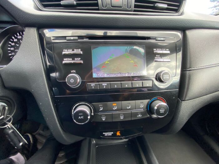 2017 Nissan Rogue SV AWD 4dr SV - Image 10