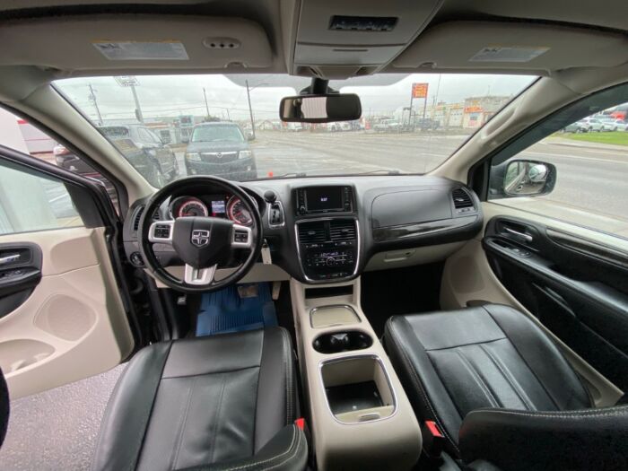 2018 Dodge Grand Caravan Crew Plus Crew Plus 2WD - Image 4