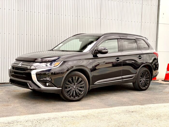 USED 2020 Mitsubishi Outlander Limited Edition Limited Edition S-AWC Calgary AB T2G 4P2