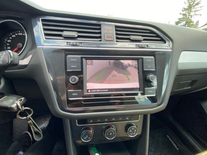 2021 Volkswagen Tiguan Trendline Trendline 4MOTION - Image 9