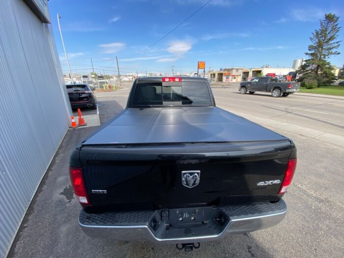 2018 Ram 1500 SLT SLT 4x4 Crew Cab 5'7" Box - Image 4