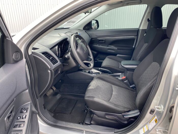 2021 Mitsubishi RVR ES ES AWC - Image 6