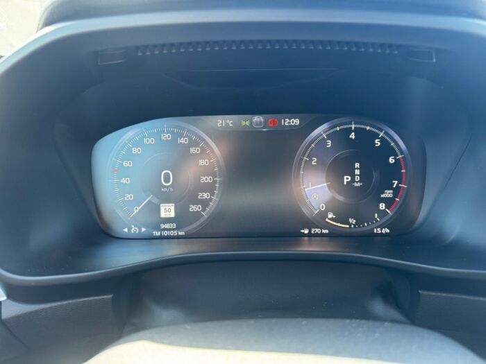 2020 Volvo XC40 Momentum T4 AWD Momentum - Image 6