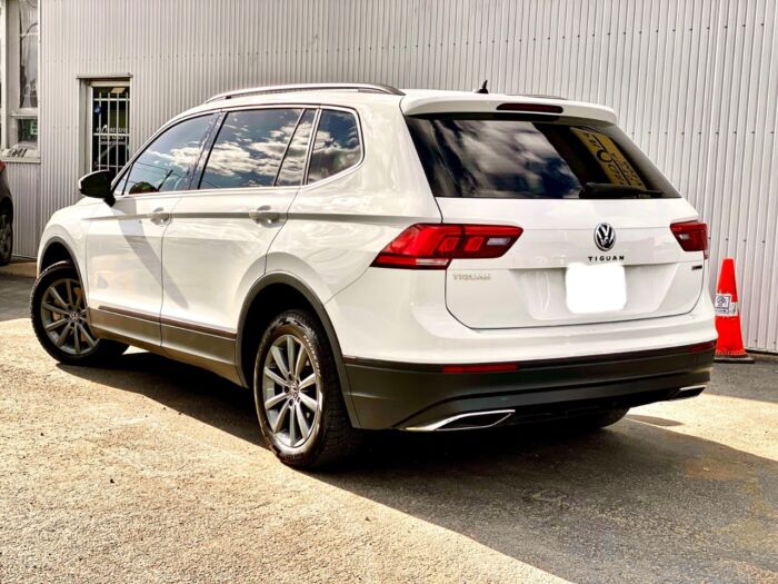 2021 Volkswagen Tiguan Trendline Trendline 4MOTION - Image 3