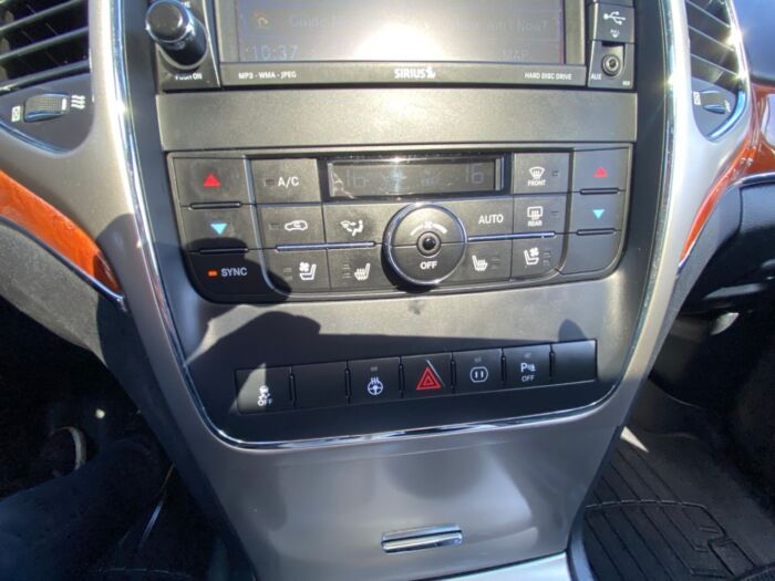 2011 Jeep Grand Cherokee Overland 4WD 4dr Overland - Image 6