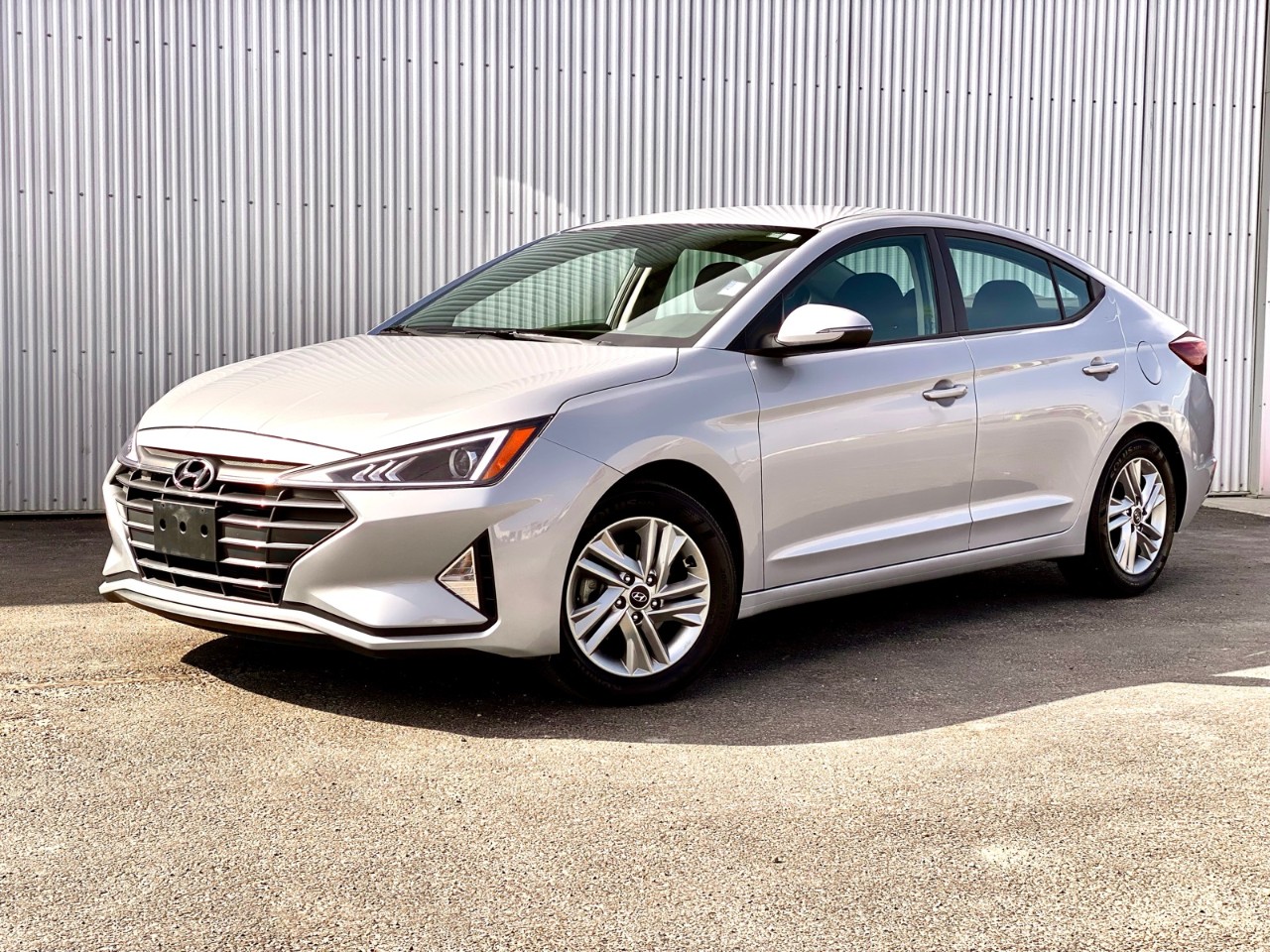 USED 2020 Hyundai Elantra Preferred Preferred IVT w/ BACKUP CAMERA  /  LANE ASSIST Calgary AB T2G 4P2