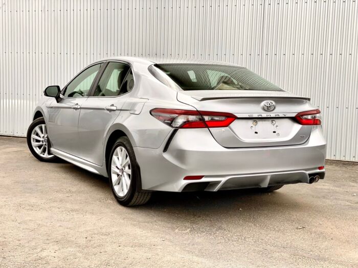 2022 Toyota Camry SE SE Auto - Image 3