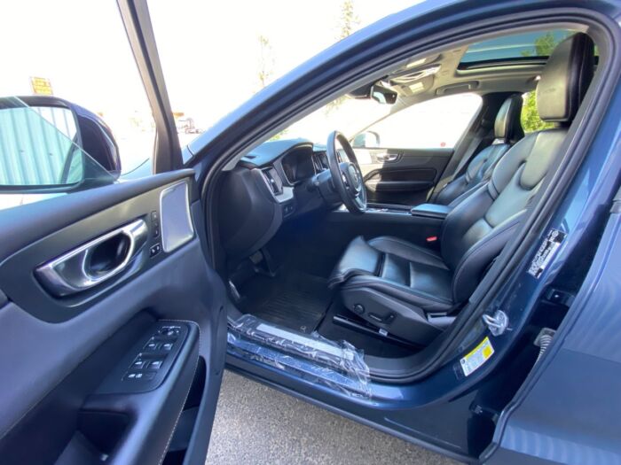2019 Volvo XC60 Inscription T6 AWD Inscription - Image 12