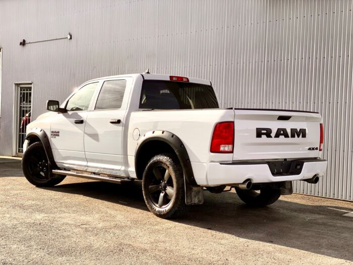 2019 Ram 1500 Classic Express Express 4x4 Crew Cab w/  BACKUP CAMERA - Image 3