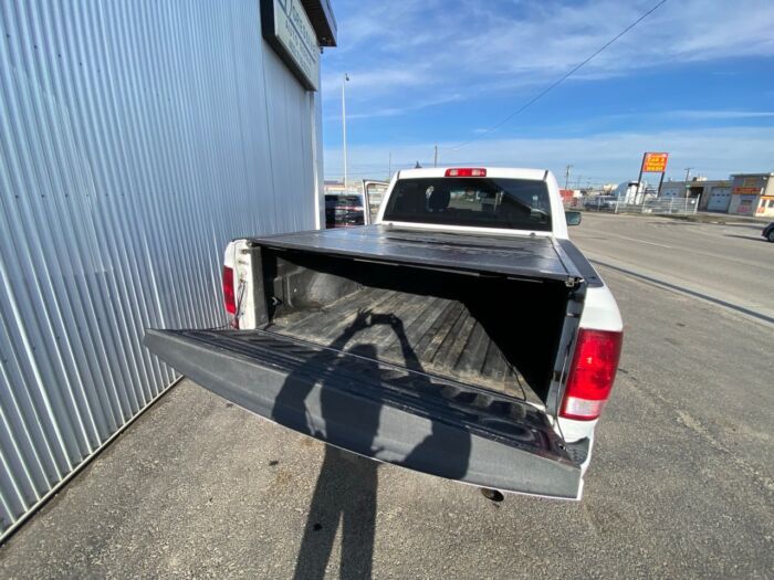 2019 Ram 1500 Classic Express Express 4x4 Crew Cab w/  BACKUP CAMERA - Image 4
