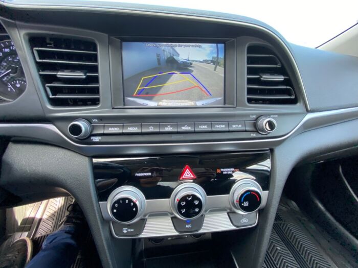2020 Hyundai Elantra Preferred Preferred IVT w/ BACKUP CAMERA  /  LANE ASSIST - Image 11