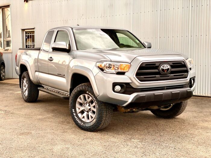 2019 Toyota Tacoma SR5 4x4 Access Cab V6 Auto SR5 - Image 2
