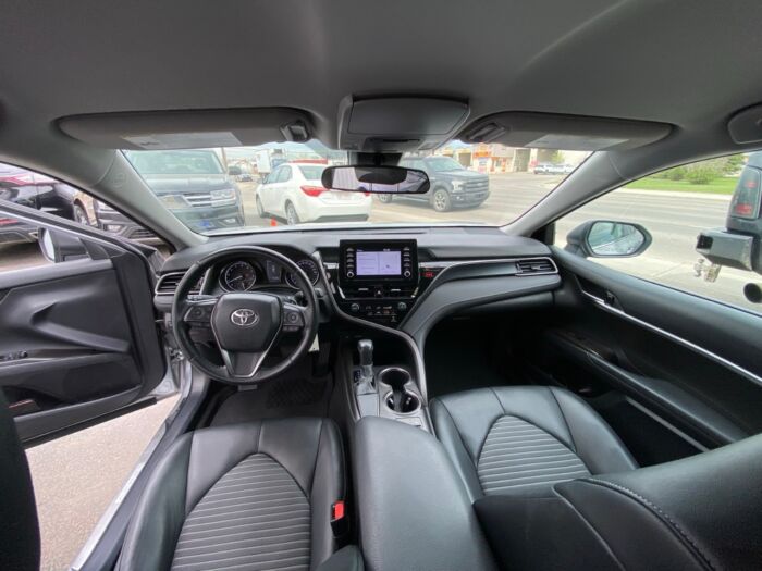 2022 Toyota Camry SE SE Auto - Image 4