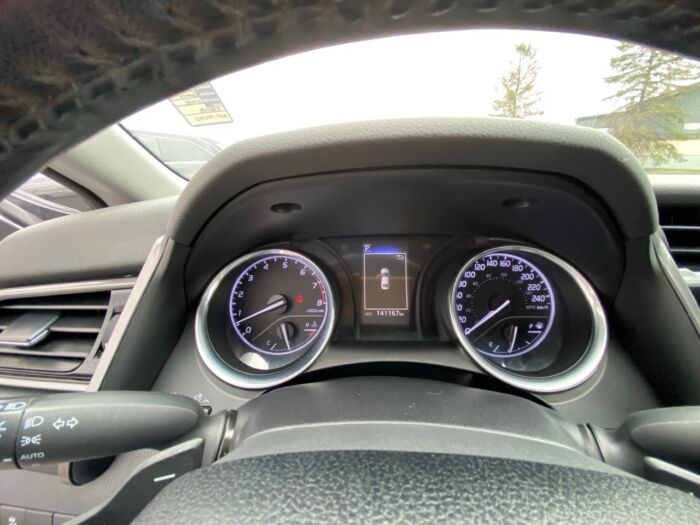 2020 Toyota Camry SE SE Auto - Image 8