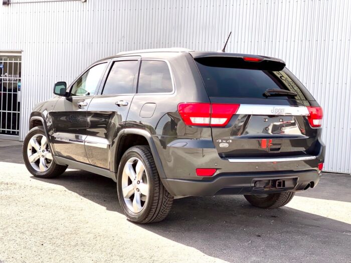 2011 Jeep Grand Cherokee Overland 4WD 4dr Overland - Image 3