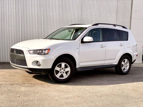 USED 2011 Mitsubishi Outlander LS 4WD LS / 7 PASS / LOW KM. Calgary AB T2G 4P2