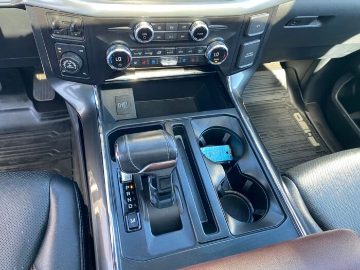 2021 Ford F-150 Lariat LARIAT 4WD SuperCrew 5.5' Box - Image 12