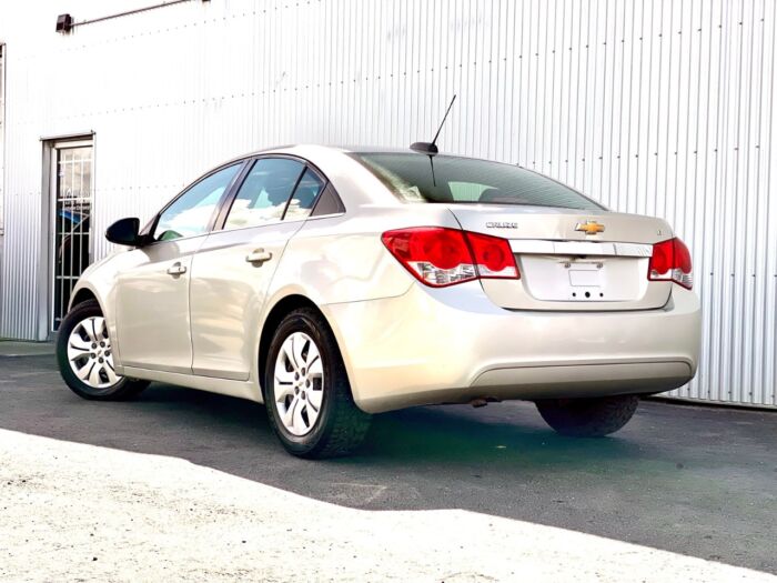 2015 Chevrolet Cruze 1LT 1 LT WITH BACKUP CAMERA - Image 3
