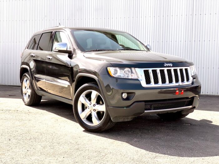 2011 Jeep Grand Cherokee Overland 4WD 4dr Overland - Image 2