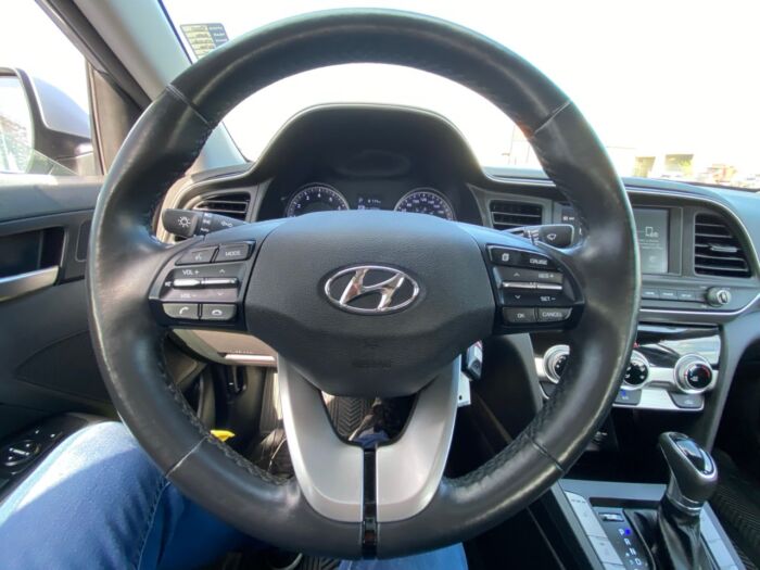 2020 Hyundai Elantra Preferred Preferred IVT w/ BACKUP CAMERA  /  LANE ASSIST - Image 10