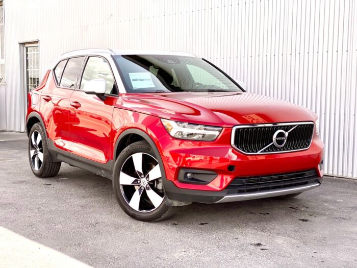 2020 Volvo XC40 Momentum T4 AWD Momentum - Image 2
