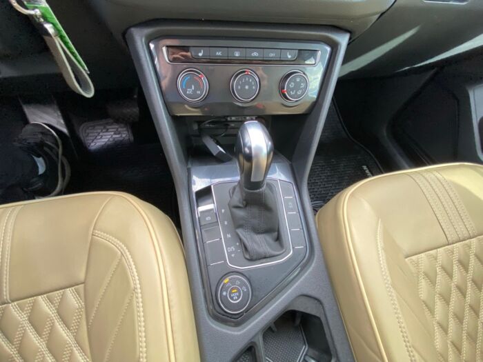 2021 Volkswagen Tiguan Trendline Trendline 4MOTION - Image 5