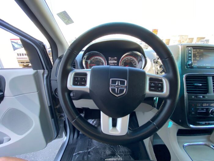 2017 Dodge Grand Caravan Crew 4dr Wgn Crew - Image 10