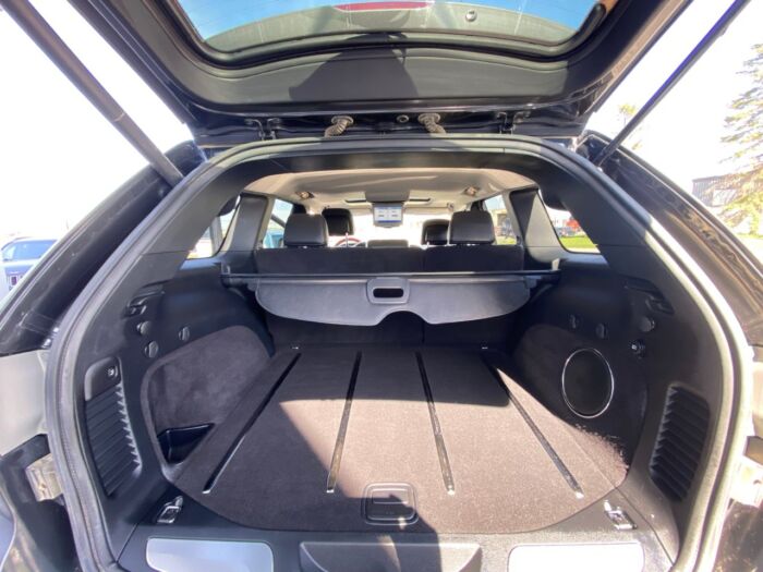 2011 Jeep Grand Cherokee Overland 4WD 4dr Overland - Image 9