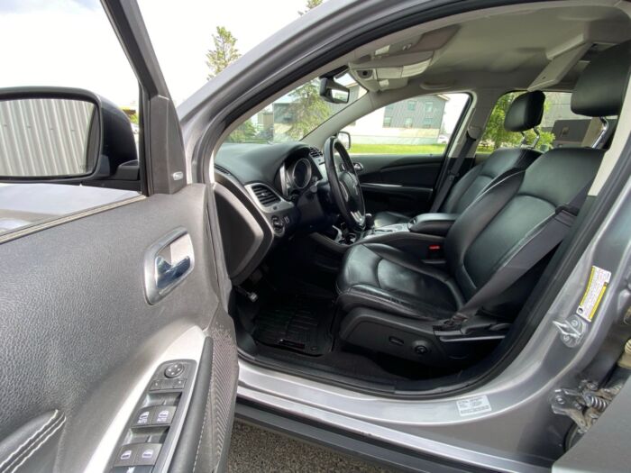 2016 Dodge Journey R/T AWD R/T / 7 PASS / LEATHER  / DVD /  BACKUP CAMERA - Image 7