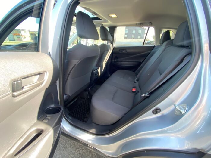2022 Toyota Corolla Cross LE LE AWD w/ BACKUP CAMERA /  SUNROOF /  LANE ASSIST - Image 5