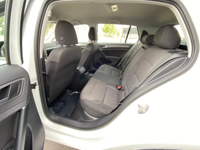 2020 Volkswagen Golf Comfortline Comfortline w/ BACKUP CAMERA / HEATED SEATS - Image 6